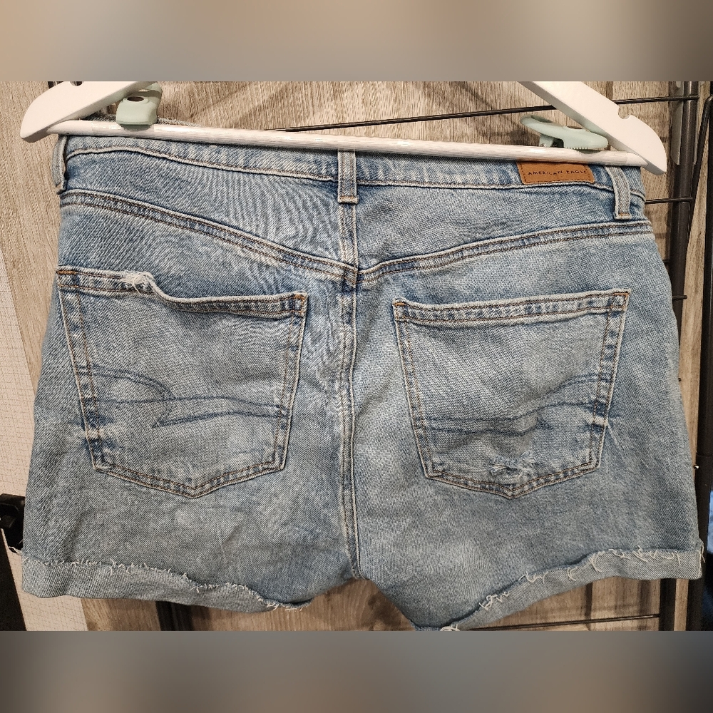 AE American Eagle Low Rise Ex Boyfriend Denim Light Jean Shorts Stretch NWOT 4 - Picture 12 of 15